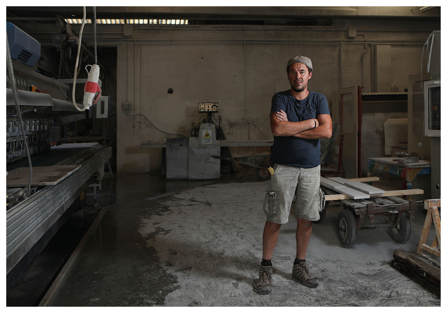 Portrait of Edi Carrer, sculptor, photo Massimo Goina